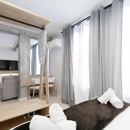 Elegante Y Luminoso En - Apto 5 By Apartamento